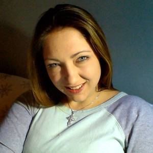 Meet your Posher, Adrianne